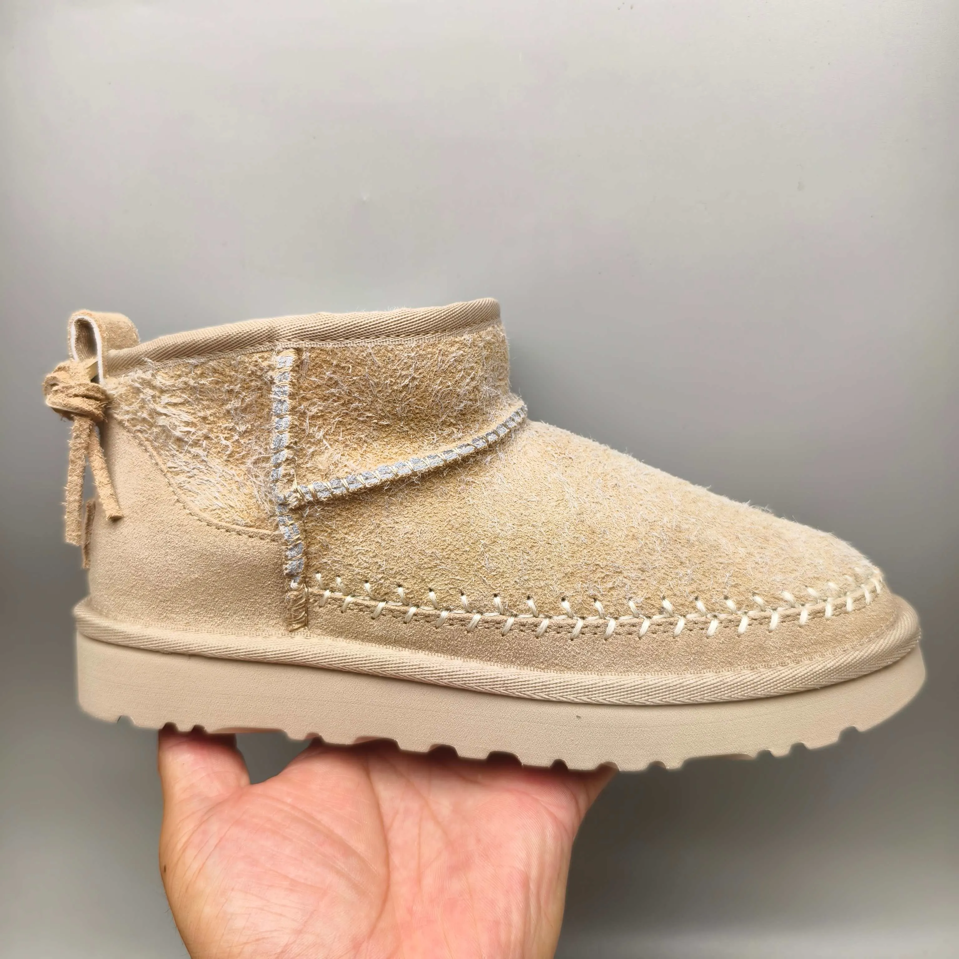 💰520 UGG sheepskin all-in-one snow boots 1538 Features anti-suede back strap women's shoes Color: sand brown Matching size: 35-40